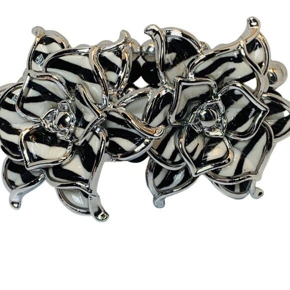 Vintage Black & White Zebra Print Multi Strand Silver Flower Stretch Bracelet 6” - Picture 3 of 6